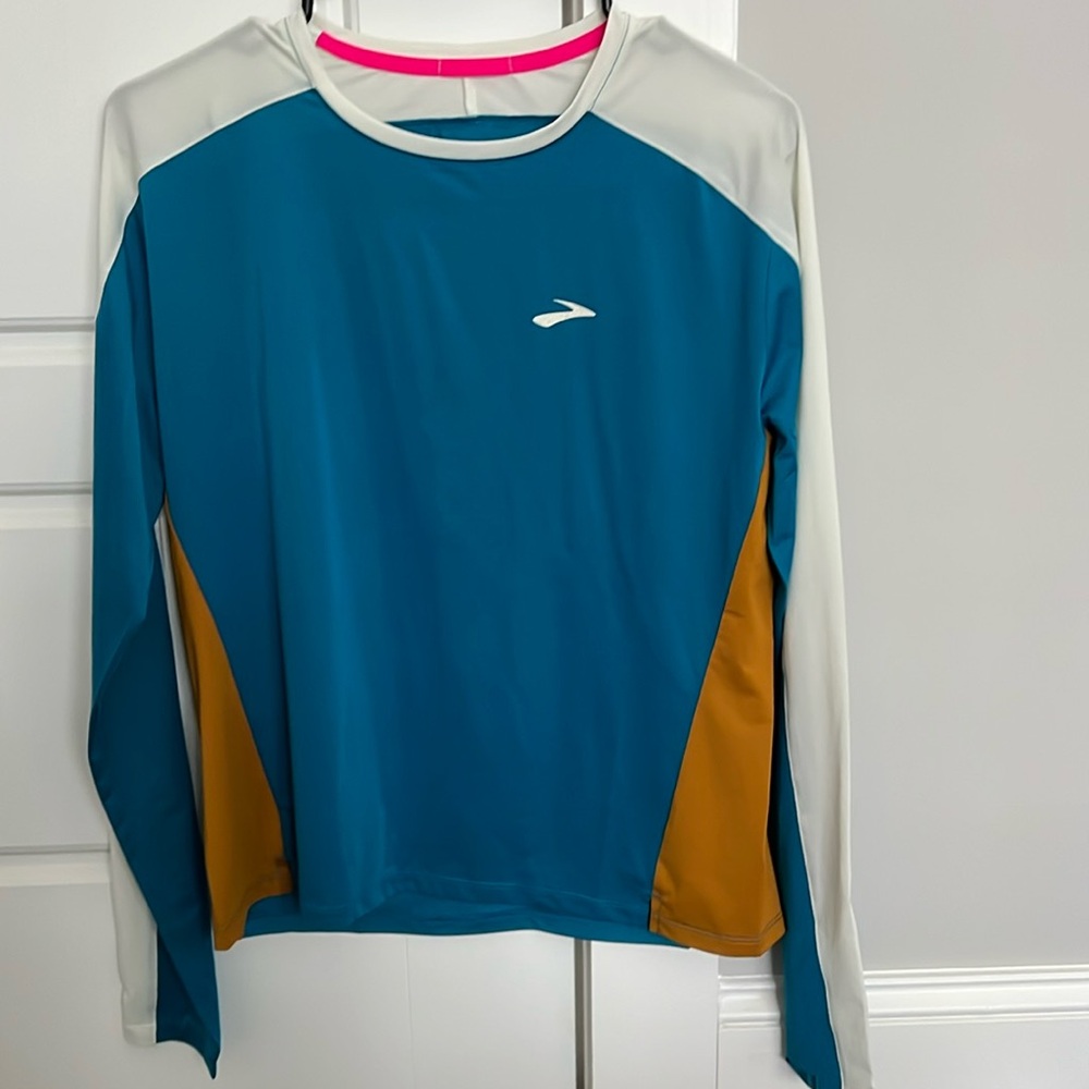 Brooks - running top - never worn